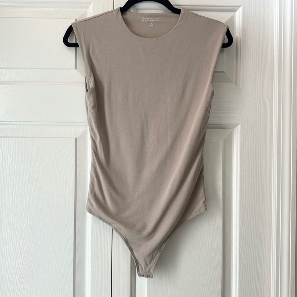 Abercrombie‎ and Fitch Modal Tan Ruched Sleeveless Thong Bodysuit Women’s Small